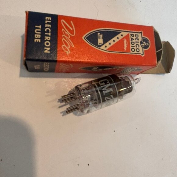 Lot of 8 Vintage Electronic Tubes untested - Picture 8 of 11